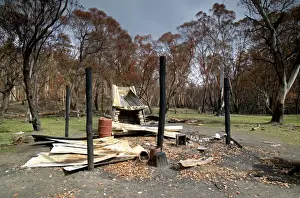 Fires Prints: Burnt out Buckwong Hut JLR 47 Bush fire aftermath Near Mont Murphy - Alpine National Park
