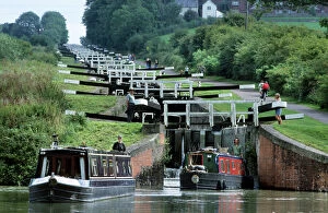 Images Dated 25th March 2010: Caen Hill Locks with narrow boats