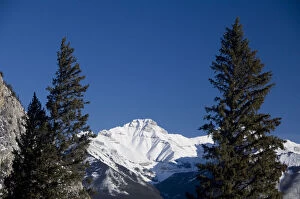 Images Dated 18th March 2009: Canada, Alberta, Banff. Views from the summit