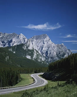 Canada, Alberta, Kananaskis Country, Road