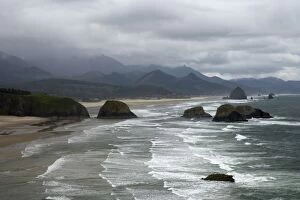 Images Dated 3rd May 2006: Cannon Beach and Sea Stacks from Ecola State Park North Oregon Coast USA LA000882