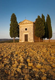 Images Dated 19th March 2014: Cappella di Vitaleta at sunset, San Quirico
