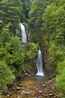 Images Dated 11th April 2010: Cascada de la Virgen / Virgin's Falls - two-tiered waterfall devoted to the Virgin of immaculate