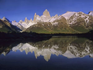 Cerro Fitzroy at sunrise with reflection