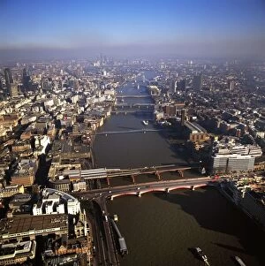 Cities Gallery: Chain of Bridges and the River Thames