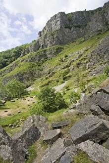 Images Dated 11th June 2006: Cheddar Gorge - The karst limestone cliffs and calcareous grassland form an important wildlife