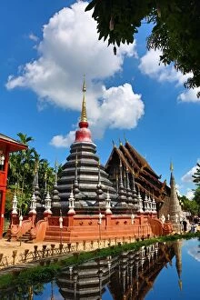 Temples Gallery: Chedi at Wat Phan Tao Temple in Chiang Mai, Thailand Pa