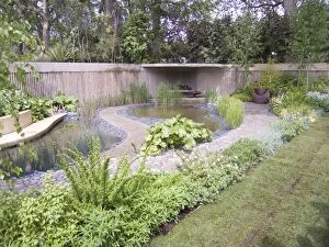 Images Dated 25th May 2006: Chelsea Flower Show 2006- show garden with tidal water feature