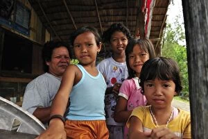Images Dated 13th November 2008: children - Tanjung Harapan village