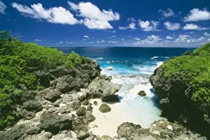 Christmas Island JPF 9781 Small beach between cliffs near the dales, Indian Ocean. (Australian Territory) © Jean-Paul Ferrero / ardea. com