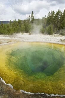 Images Dated 18th September 2007: Chromatic Pool - Old Faithful area - Yellowstone NP - USA