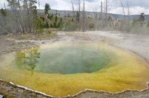 Images Dated 18th September 2007: Chromatic Pool - Old Faithful area - Yellowstone NP - USA