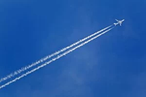 Images Dated 3rd May 2012: Condensation Trails and Airliner