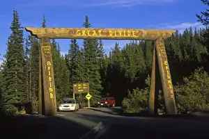 Cars Prints: Continental divide between Banff and Yoho National Parks - Banff National Park - Canada - Alberta