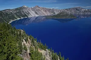 Crater Lake showing Wizard Island (volcanic cone) Lake is 1, 943 feet deep, deepest in the USA Crater Lake National Park Oregon, USA LA000702