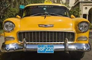 Images Dated 24th January 2008: Cuba - US cars and road cruisers from the 1950s