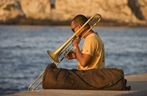 Images Dated 27th January 2008: Cuba - Musician at the Malecon, the famous oceanfront