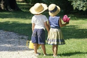 Boys Gallery: Cute - children in straw hats