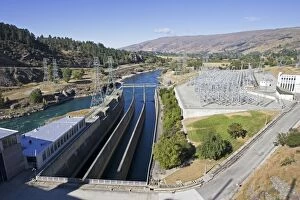 South Island Collection: Dam - View of Roxburgh Dam New Zealands earliest hydroelectric dam built between 1949