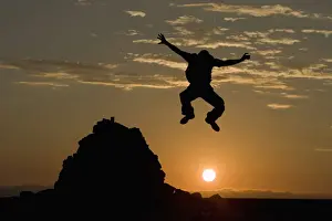 Falling Prints: DDE-90021562
