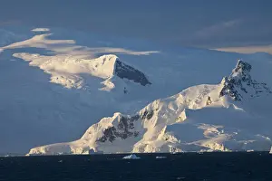 Snowcapped Prints: DDE-90023625
