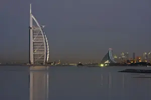 Emirates Prints: DDE-90025771