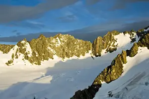 Mountainside Prints: DDE-90026635
