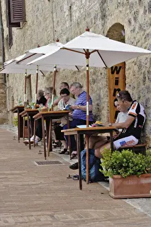 Tourists Prints: DDE-90032056
