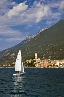 Sailing Prints: DDE-90032271