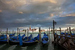 Gondola Prints: DDE-90032611