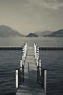 Dock Prints: DDE-90032706