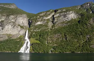 Geiranger Prints: DDE-90033263