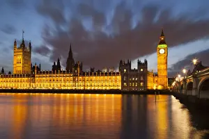 Thames Prints: DDE-90035782