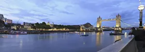 Thames Prints: DDE-90035848