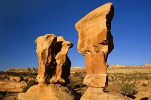 Devils Garden - spectacular, colourful Hoodoos and weirdly shaped monoliths, reminiscent of Easter Island statues
