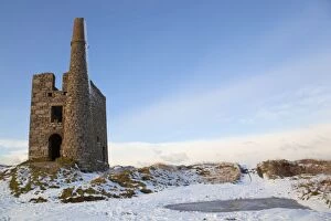 Images Dated 30th November 2010: Ding Dong mine - engine house - in snow - Penwith - Cornwall - UK