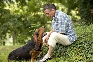 Images Dated 25th June 2005: Dog - Basset Hound with owner
