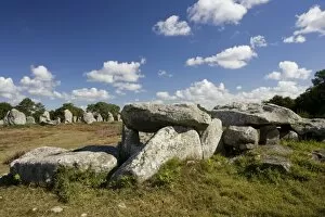 Images Dated 18th September 2007: Dolmen de Kermario, prehistoric tomb near standing stones or megaliths Carnac, France