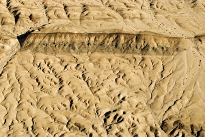 Dolerite Gallery: Drainage patterns blocked by a black dolerite dyke