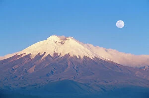 ECUADOR - Cotopaxi, seen from the west, with full moon
