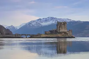 Loch Prints: Eilean Donan Castle 06, S-E Arndt