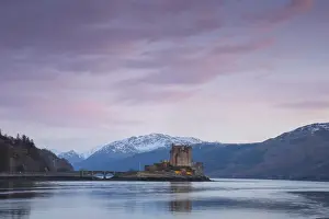 Loch Prints: Eilean Donan Castle 08, S-E Arndt