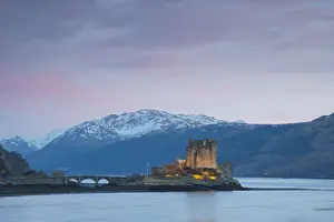 Loch Prints: Eilean Donan Castle 09, S-E Arndt