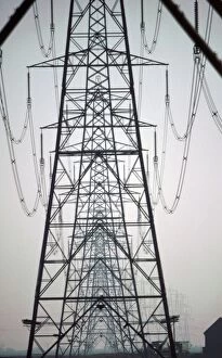 Images Dated 1st February 2007: Electricity pylons