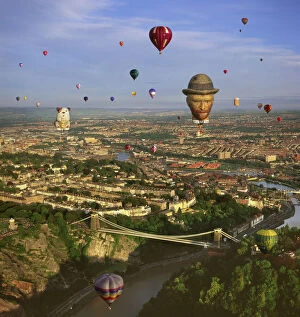 Town Gallery: England - Aerial view, Hot-air Balloons over Clifton