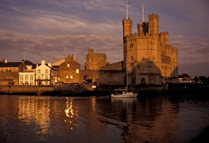 Images Dated 31st August 2011: England, Wales. Caernarvon Castle