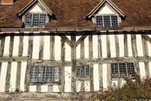 Avon Gallery: English Cottage