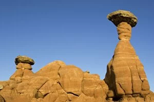 Images Dated 12th April 2005: Erosion - Toadstools, also called Hoodoos, in