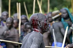 Images Dated 3rd August 2006: Ethiopia - ceremony of Donga among Surma, tribe