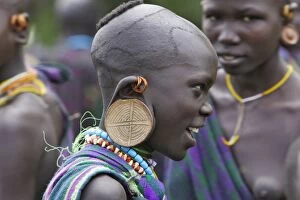 Images Dated 31st July 2006: Ethiopia - surma girl spectator during the Ceremony
